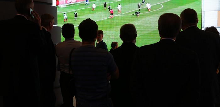 Между российскими телекомпаниями и Между