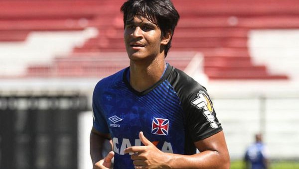 Форвард португальского «Эшторила» Матеус