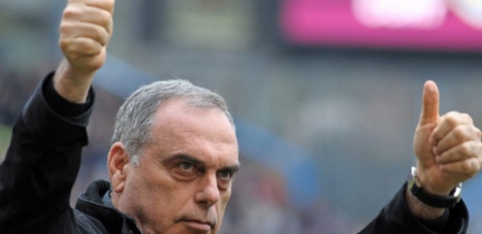 Экс-тренер Челси Авраам Грант побывал на