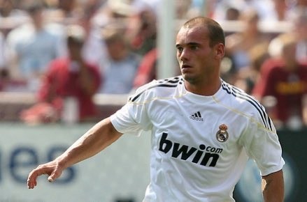 Нападающий французской «Ниццы» Уэсли Сне