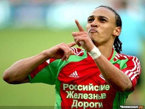 36-летний нигерийский нападающий, которы