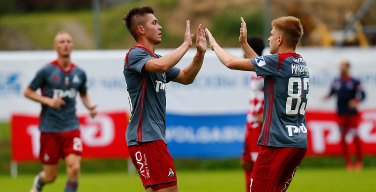 В первом матче на тренировочном сборе в 