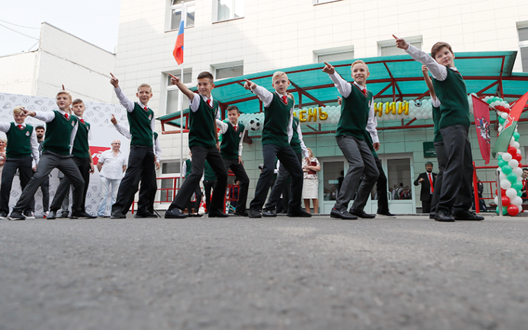 День знаний в школе «Локомотива»