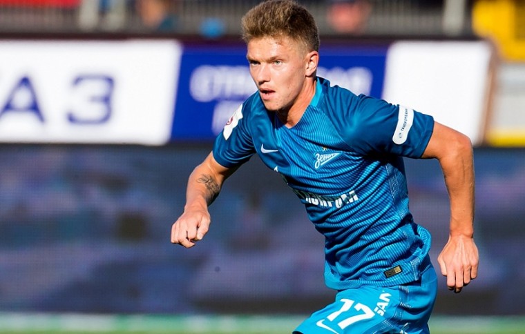 Полузащитник «Зенита» Олег Шатов передал