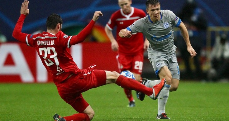 Полузащитник «Шальке-04» Евгений Конопля