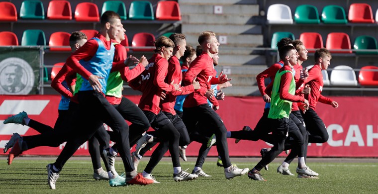 Главный тренер «молодежки» Александр Кат