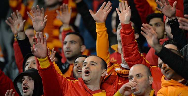 Более 350 болельщиков поддержит турецкий