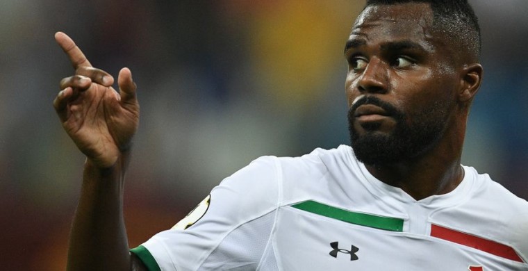 Защитник Локомотива Брайн Идову прокомме