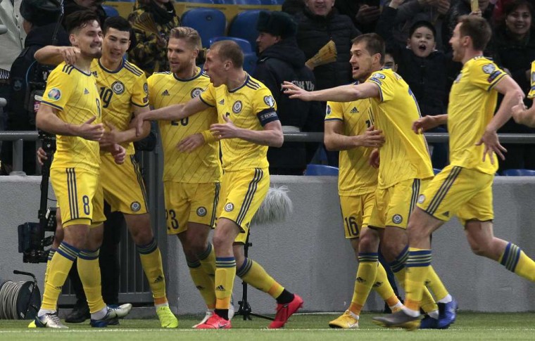 Сборная Казахстана по футболу одержала п