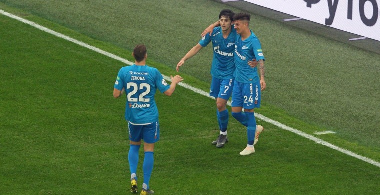 Зенит в домашнем матче 19-го тура чемпио