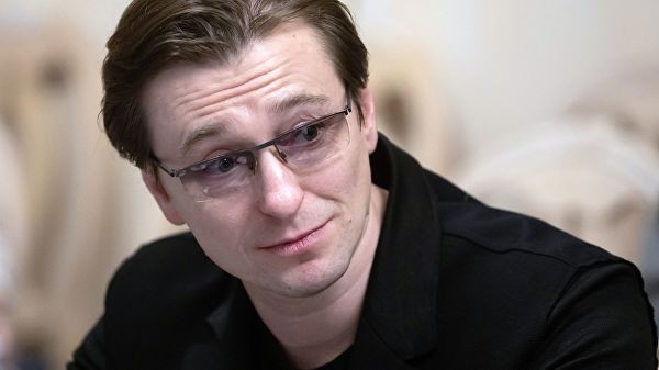 Народному артисту РФ Сергею Безрукову по