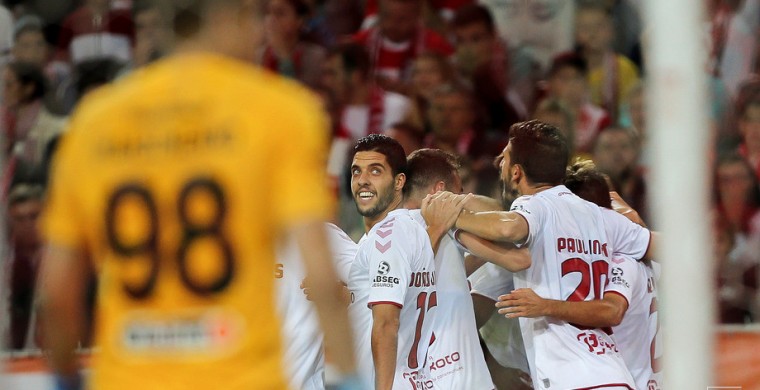 Португалия сократила отставание от заним