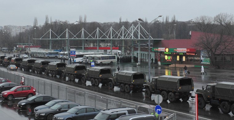 В воскресенье в одно и то же время в раз