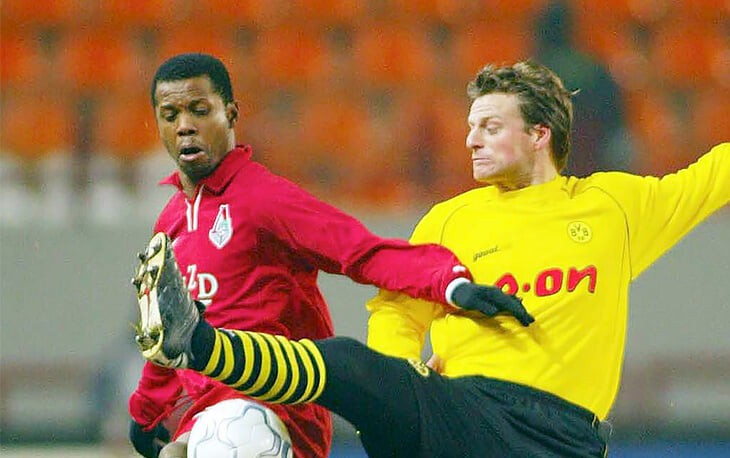 Обиора вместо тренировок летал к шаману, а Семин ставил его на лыжи. За «Локо» форвард забил «Реалу» и «Барсе»