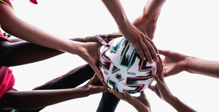 6 ноября компания Adidas представила мяч