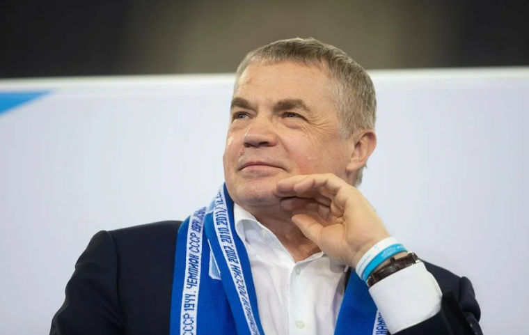 Футболисты против карьеристов. Кто управляет российскими клубами