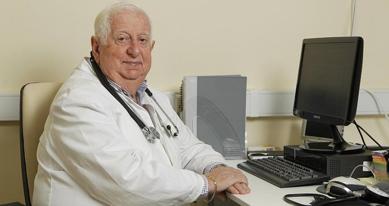 Многолетний врач «Локомотива» Савелий Мы