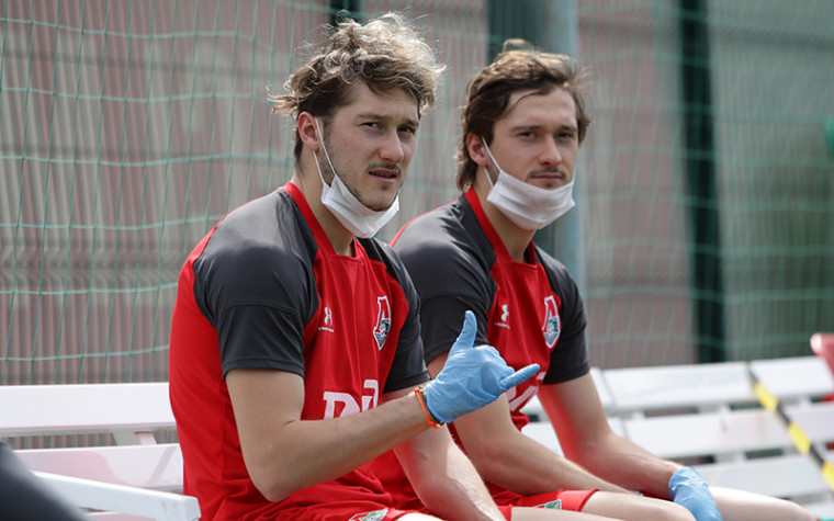 Директор по связям с общественностью «Ло