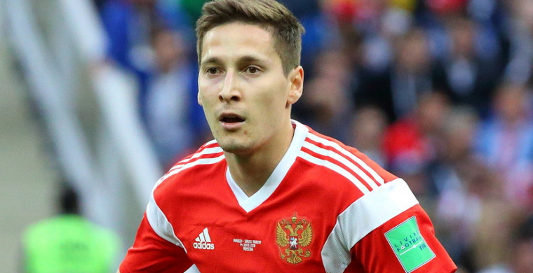 Полузащитник Далер Кузяев еще может верн