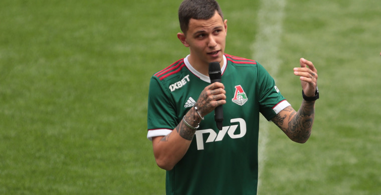 Форвард сборной Беларуси Виталий Лисаков