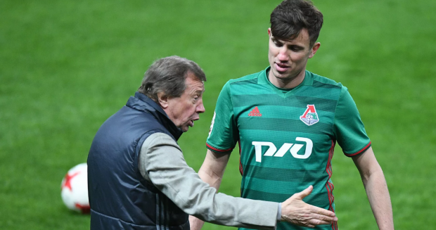 Пока страна обсуждает провал сборной Рос