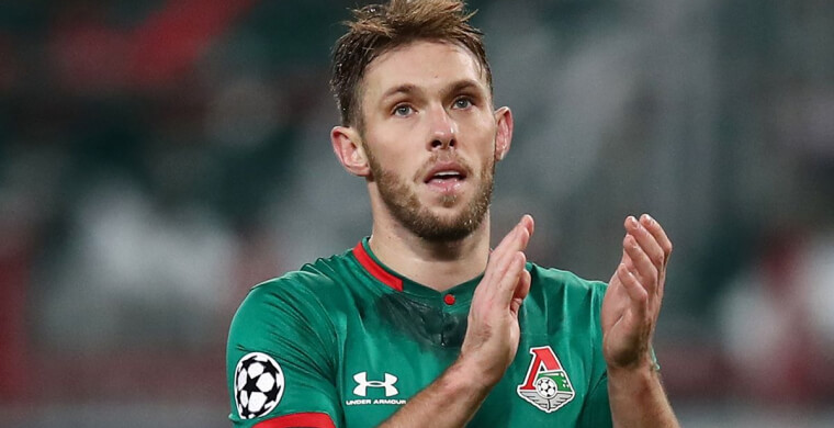 Главный тренер сборной России Станислав 