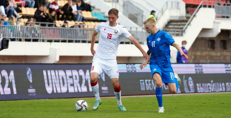 За молодёжную команду своей страны дебют