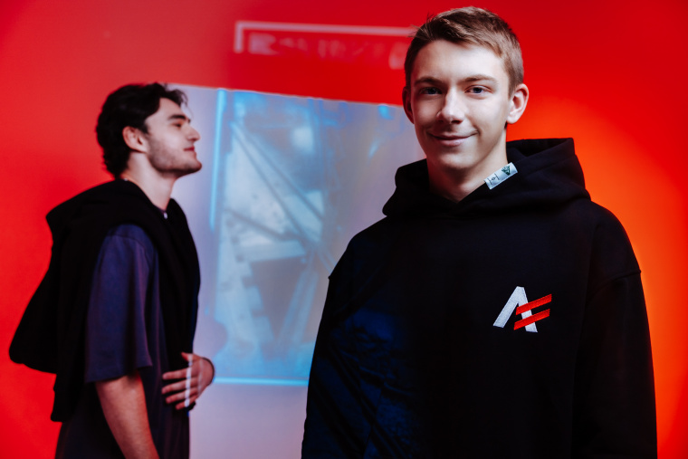 «Локомотив» и «Ничего Обычного» представили совместную коллекцию одежды