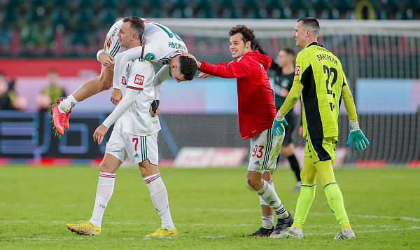 Игроки «Локомотива» завершили сезон побе