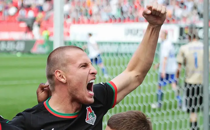 Ян Дюрица поиграл в «Локомотиве» при 10