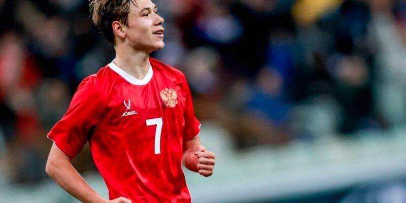 Валерий Карпин