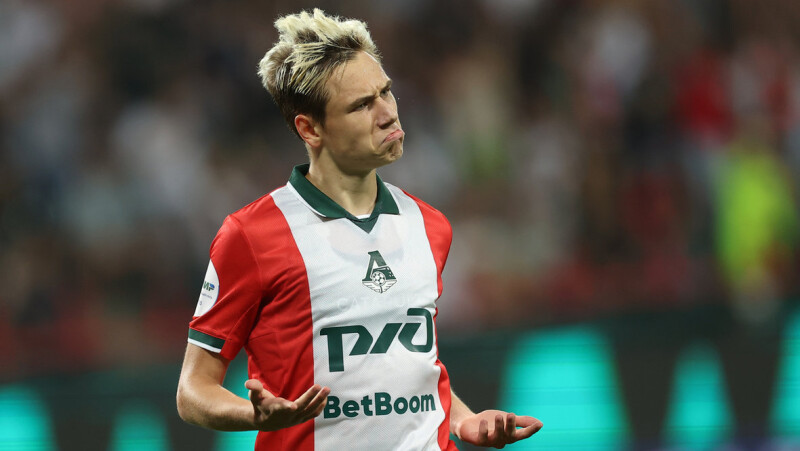 Забивает топ-клубам, болеет за «Барсу», слушает Цоя и Басту. Батраков — праздник нашего футбола, и давайте поможем ему не испортиться!