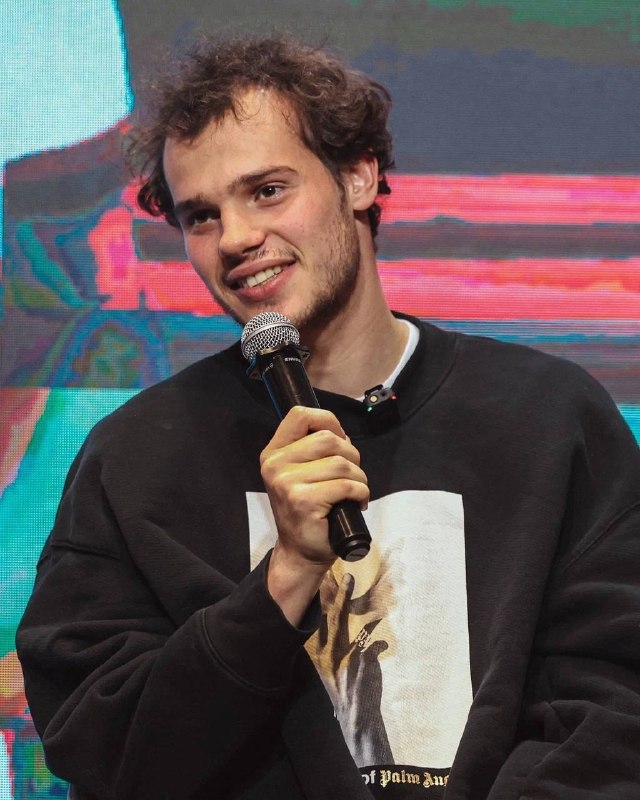 Артем Карпукас